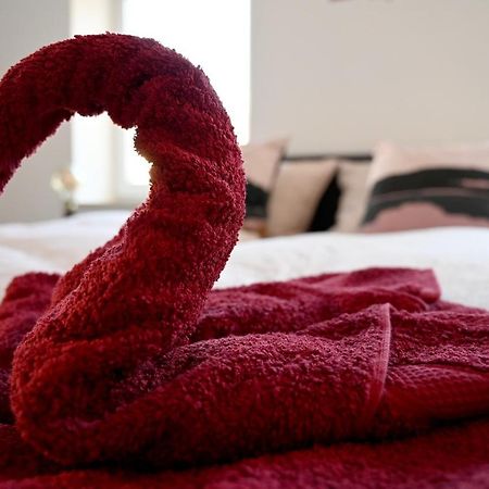 Gemuetliches Appartement Mit Netflix, Nespresso Und Boxspringbett Augsburg Luaran gambar