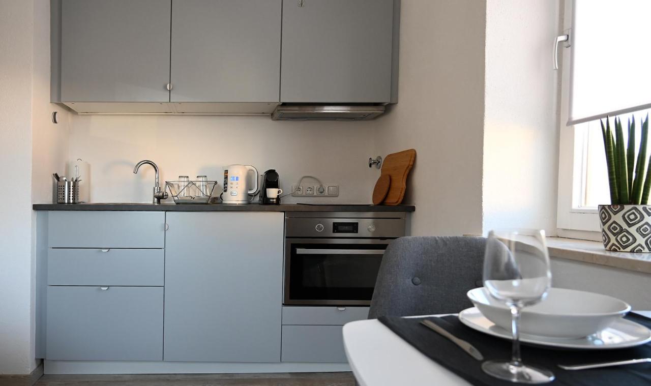 Gemuetliches Appartement Mit Netflix, Nespresso Und Boxspringbett Augsburg Luaran gambar