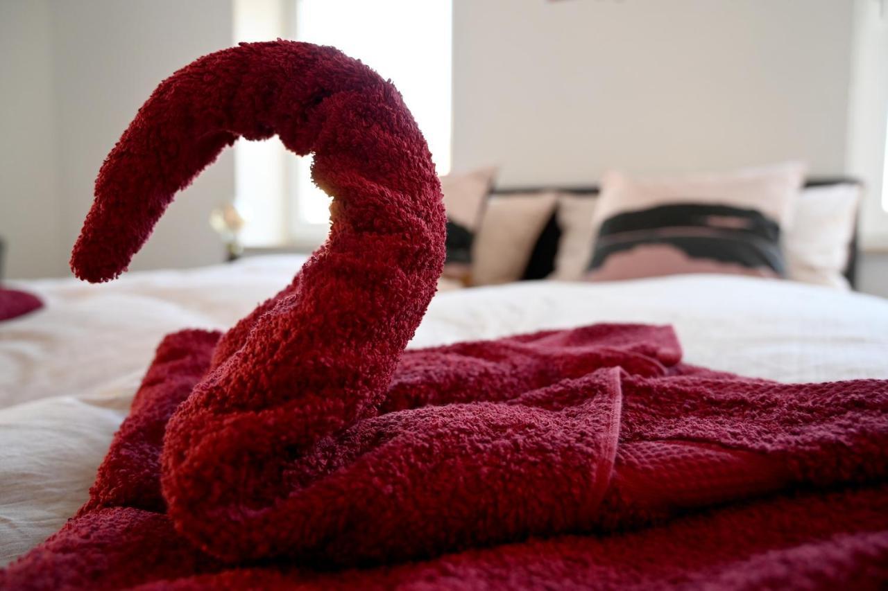 Gemuetliches Appartement Mit Netflix, Nespresso Und Boxspringbett Augsburg Luaran gambar