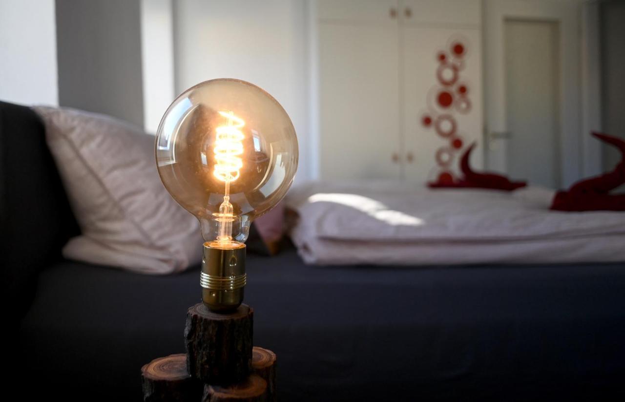 Gemuetliches Appartement Mit Netflix, Nespresso Und Boxspringbett Augsburg Luaran gambar
